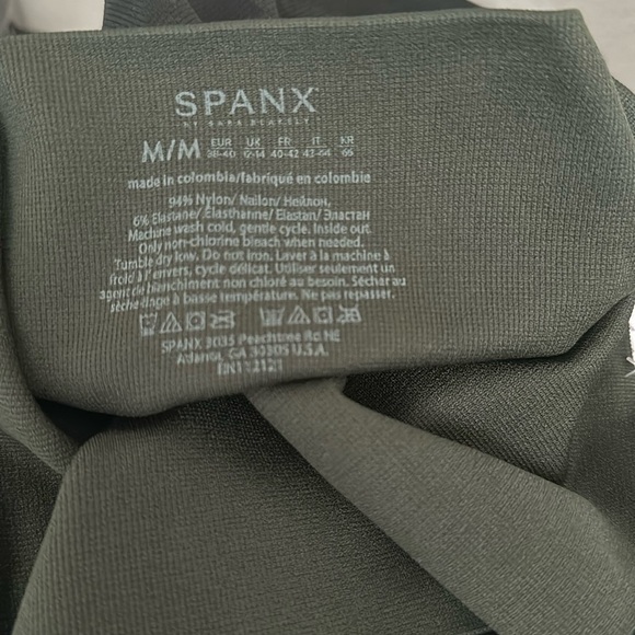 NWT SPANX Look at Me Now Seamless High-Waisted Camo Leggings Green Women’s sz M - Picture 7 of 9
